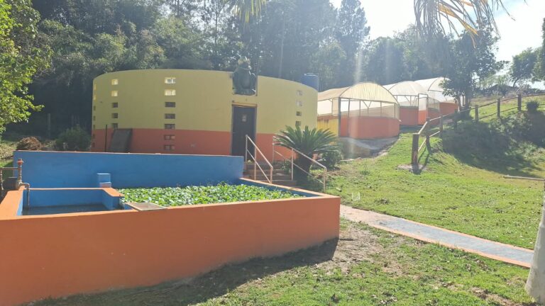 Tanque de tratamento e recirculação de água da Ranamari